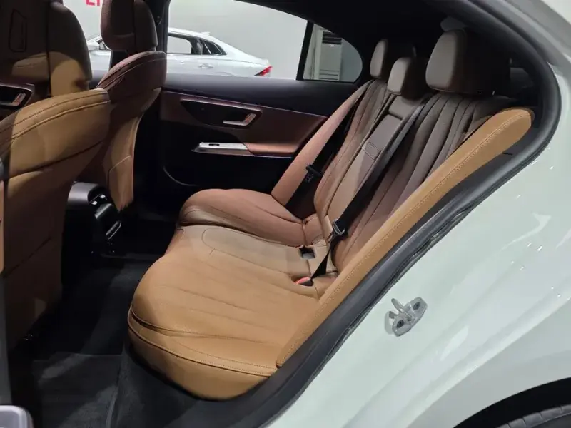 2025 Mercedes-Benz E-Класс с пробегом 18 350 км
