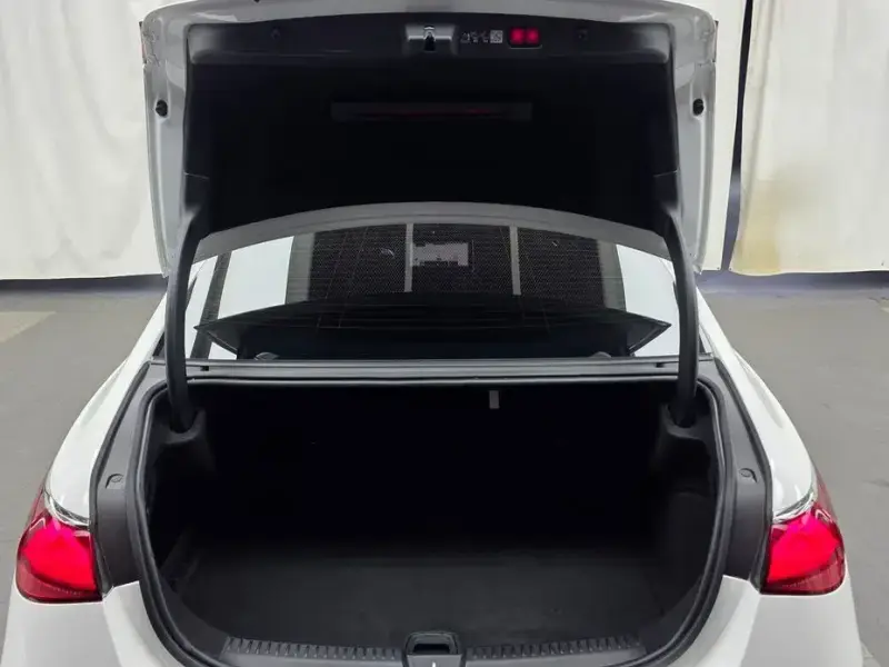 2025 Mercedes-Benz E-Класс с пробегом 15 051 км