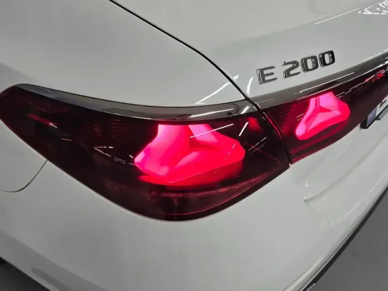 2025 Mercedes-Benz E-Класс с пробегом 9 473 км
