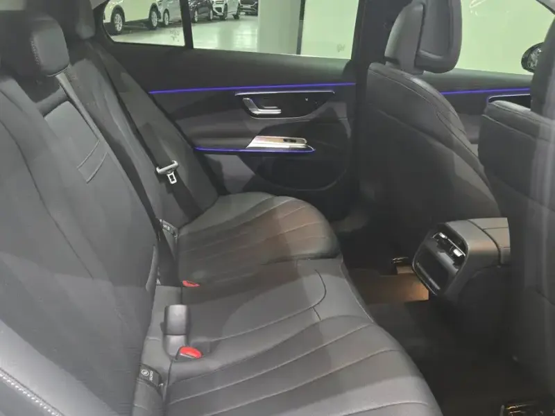 2025 Mercedes-Benz E-Класс с пробегом 9 473 км