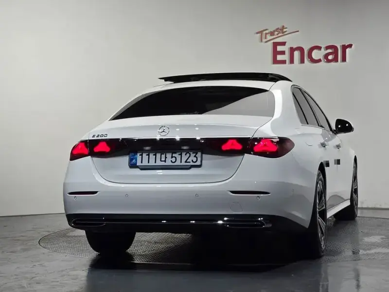 2025 Mercedes-Benz E-Класс с пробегом 13 245 км
