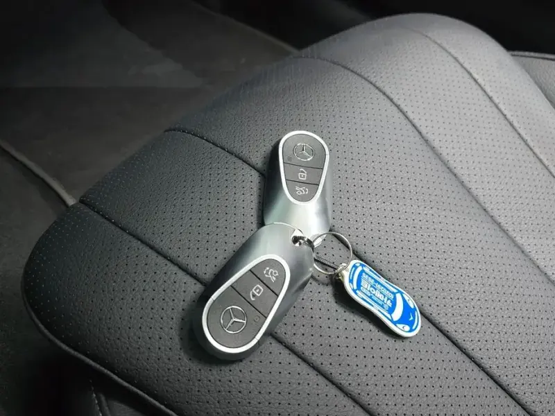 2025 Mercedes-Benz E-Класс с пробегом 13 975 км