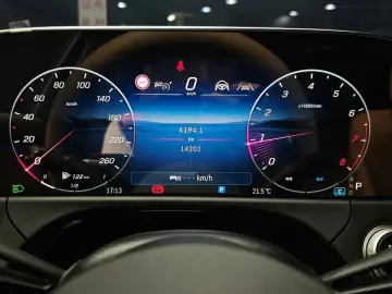 2025 Mercedes-Benz E-Класс с пробегом 14 202 км