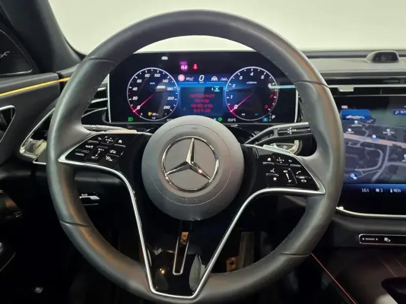 2025 Mercedes-Benz E-Класс с пробегом 13 099 км