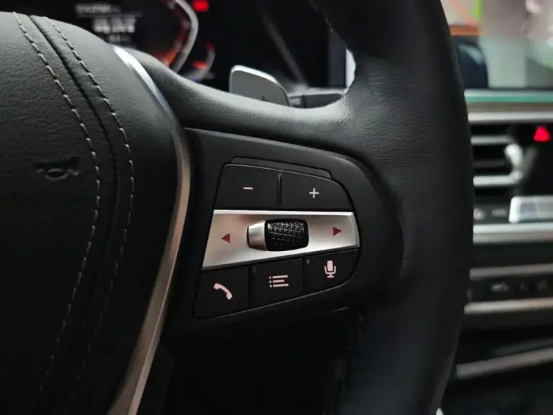 2023 BMW X5 с пробегом 27 525 км