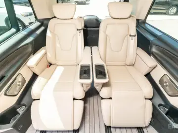 2025 Mercedes-Benz V-Класс с пробегом 28 км