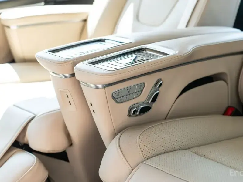 2025 Mercedes-Benz V-Класс с пробегом 28 км