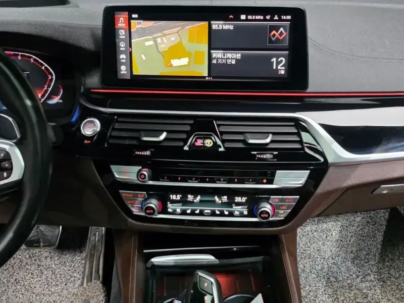 2022 BMW 6 серии с пробегом 75 954 км