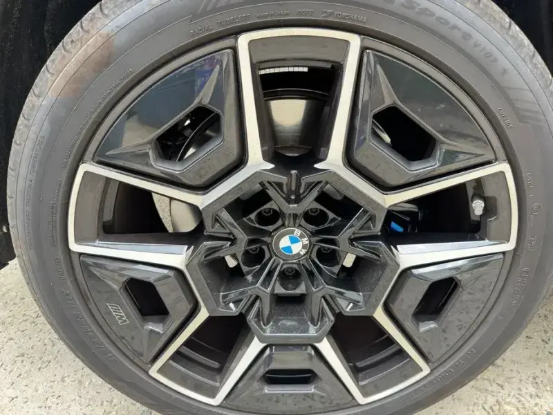 2025 BMW XM с пробегом 7 690 км
