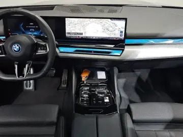 2024 BMW i5 с пробегом 22 603 км