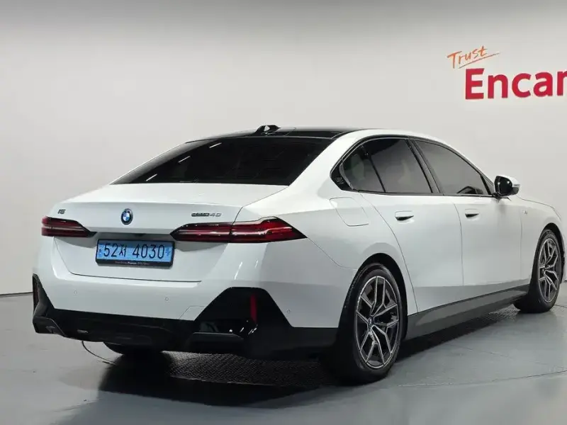 2024 BMW i5 с пробегом 23 021 км