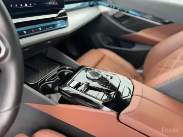 2024 BMW i5 с пробегом 42 056 км