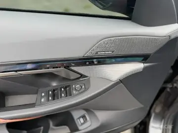 2024 BMW i5 с пробегом 42 056 км