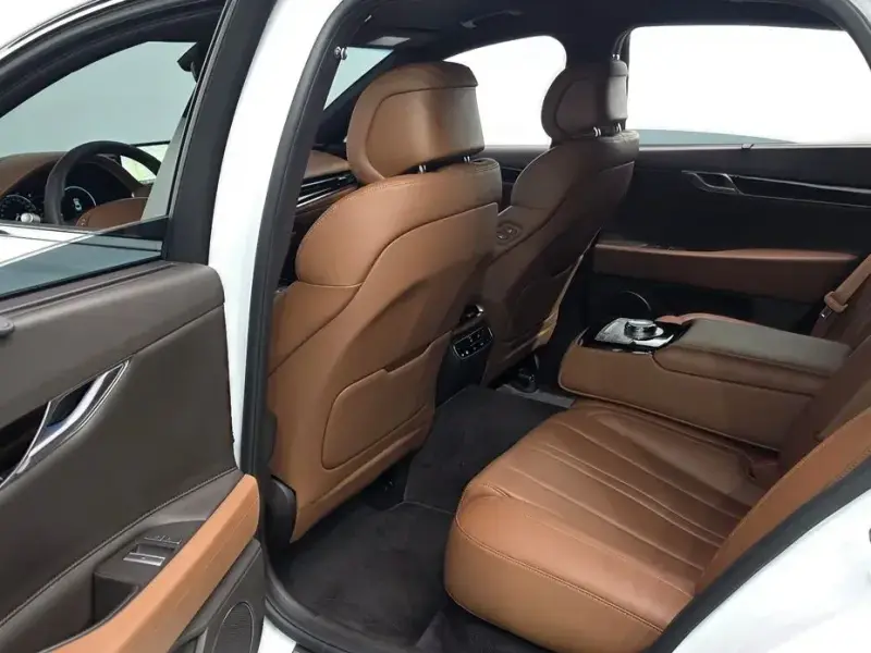 2023 Genesis G80 с пробегом 15 534 км