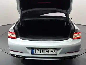 2023 Genesis G80 с пробегом 15 534 км