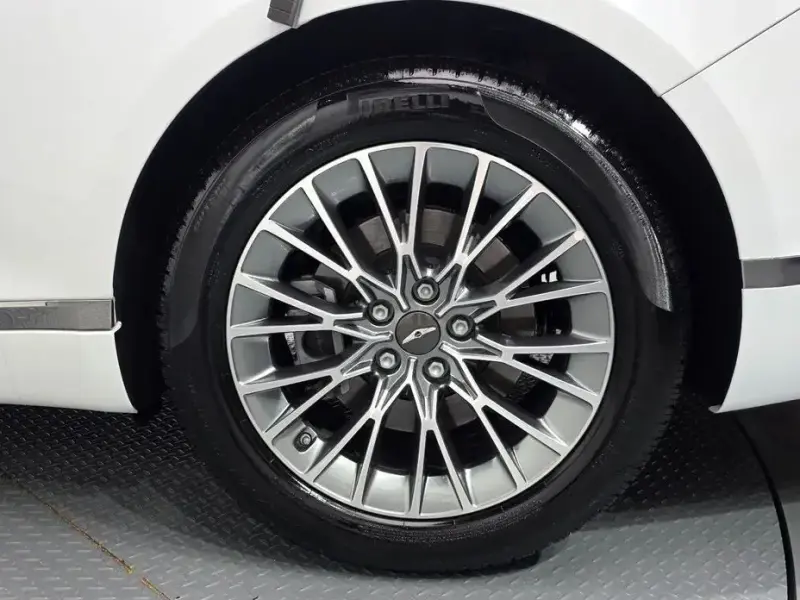 2023 Genesis G80 с пробегом 15 534 км
