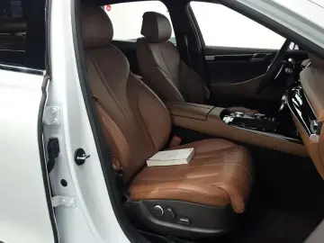 2023 Genesis G80 с пробегом 15 534 км
