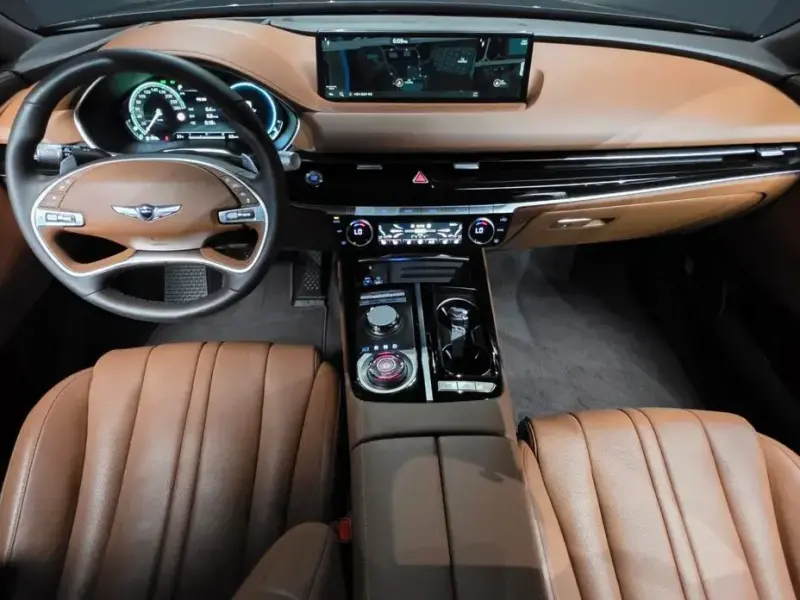 2023 Genesis G80 с пробегом 25 790 км