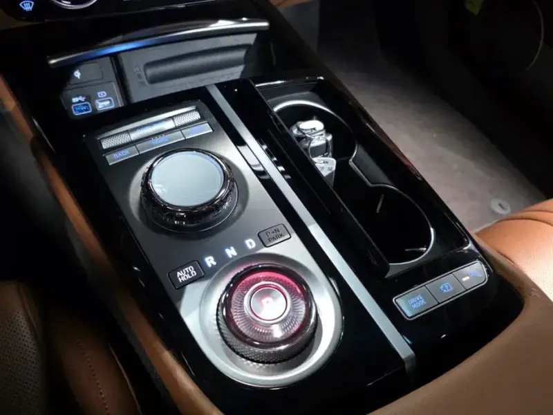 2023 Genesis G80 с пробегом 25 790 км