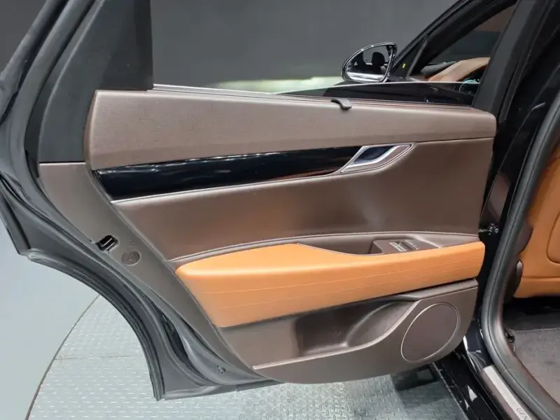 2023 Genesis G80 с пробегом 25 790 км