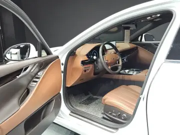 2023 Genesis G80 с пробегом 44 598 км