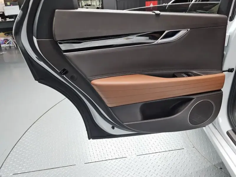 2023 Genesis G80 с пробегом 44 598 км