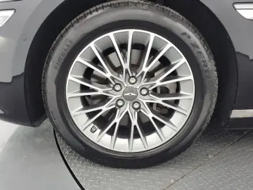 2023 Genesis G80 с пробегом 40 575 км