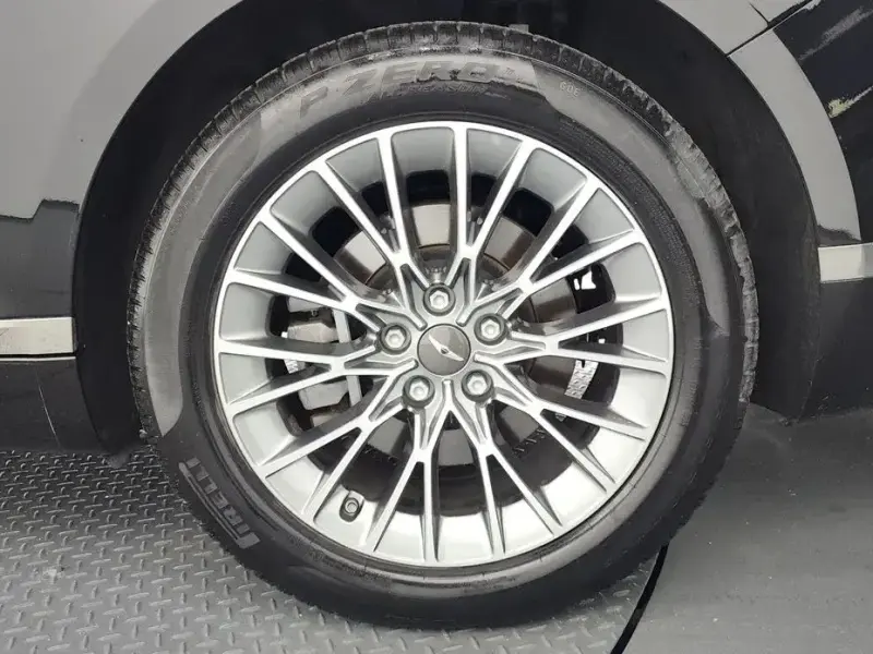 2023 Genesis G80 с пробегом 40 575 км