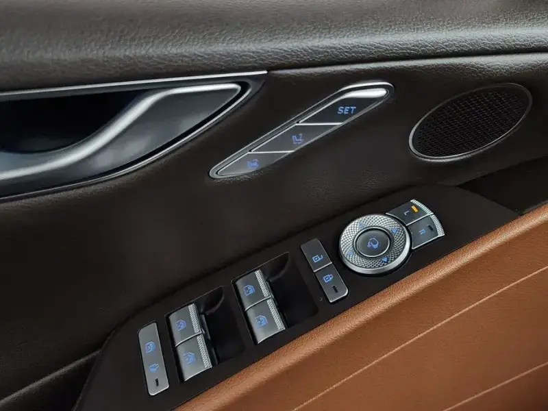 2023 Genesis G80 с пробегом 40 575 км