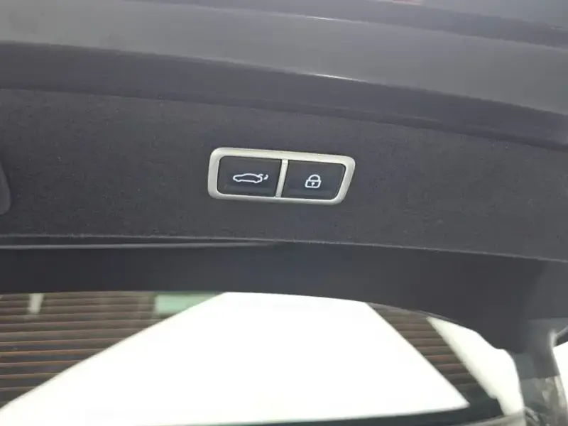 2023 Genesis G80 с пробегом 42 790 км