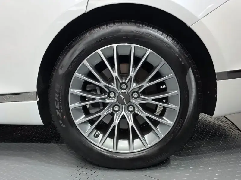 2023 Genesis G80 с пробегом 30 456 км
