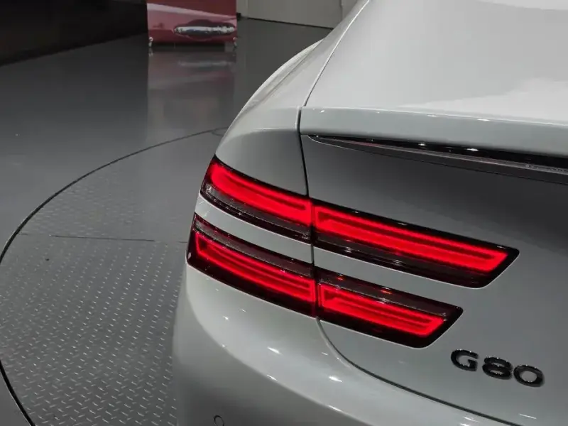 2023 Genesis G80 с пробегом 30 456 км
