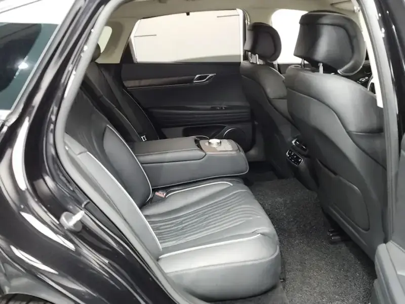 2023 Genesis G80 с пробегом 92 447 км