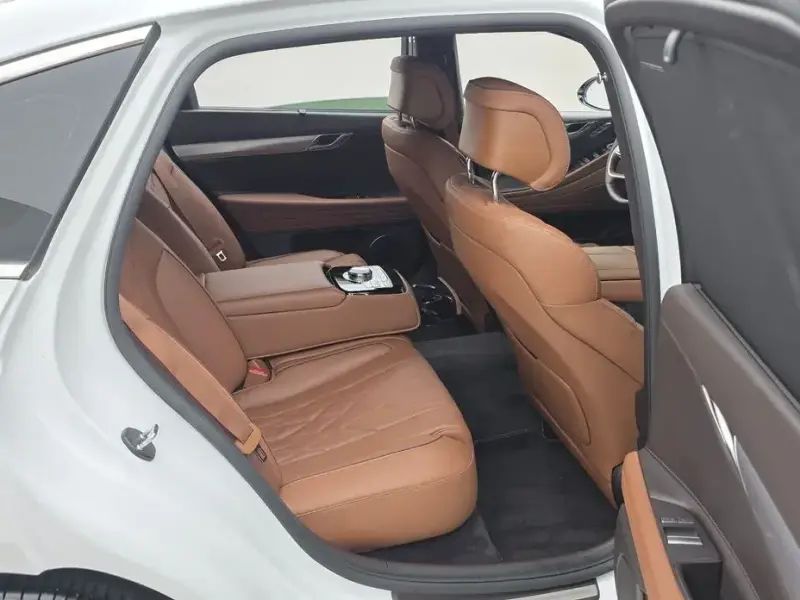 2023 Genesis G80 с пробегом 65 229 км