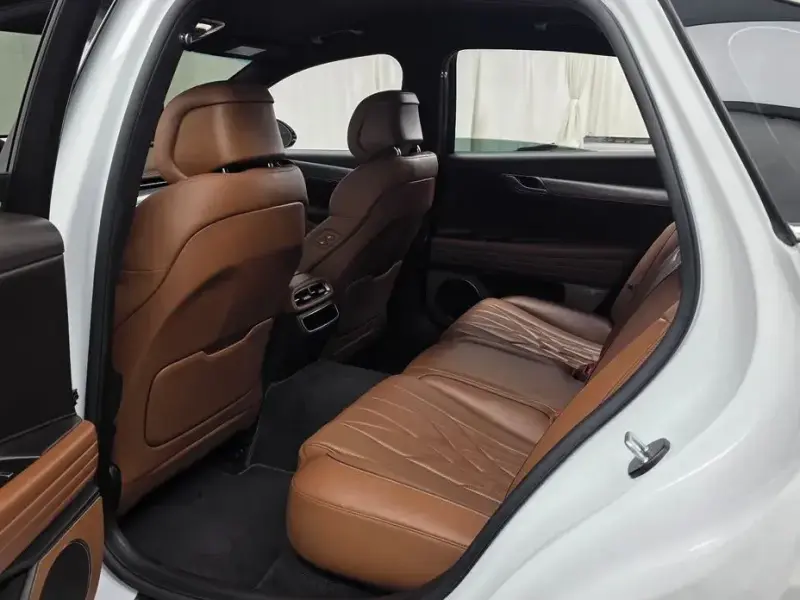 2023 Genesis G80 с пробегом 70 492 км