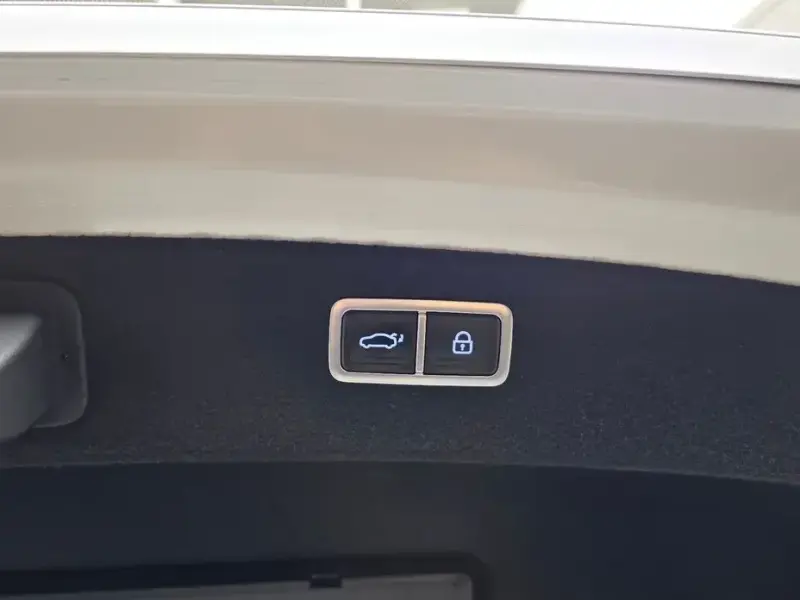2023 Genesis G80 с пробегом 70 492 км