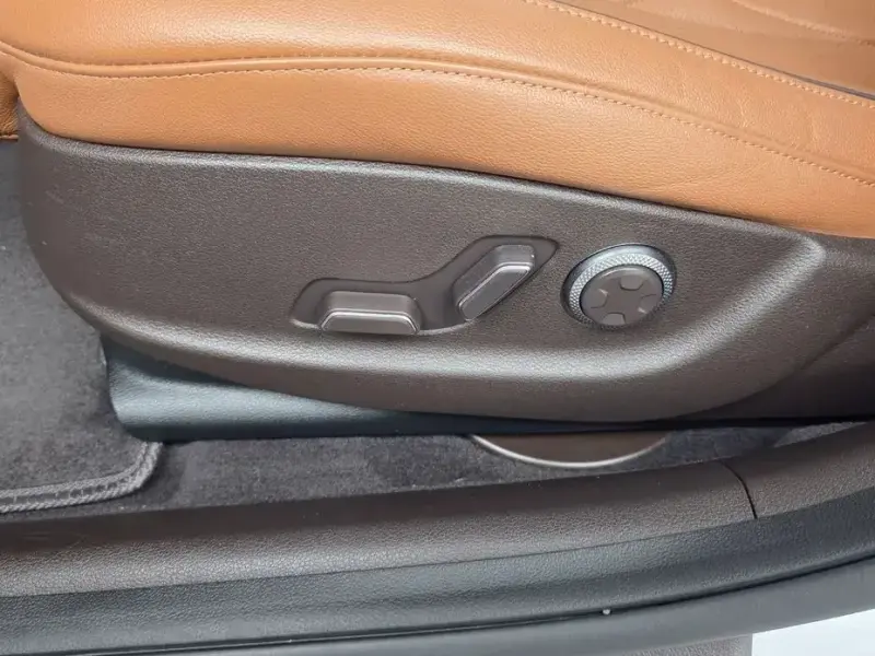 2023 Genesis G80 с пробегом 70 492 км