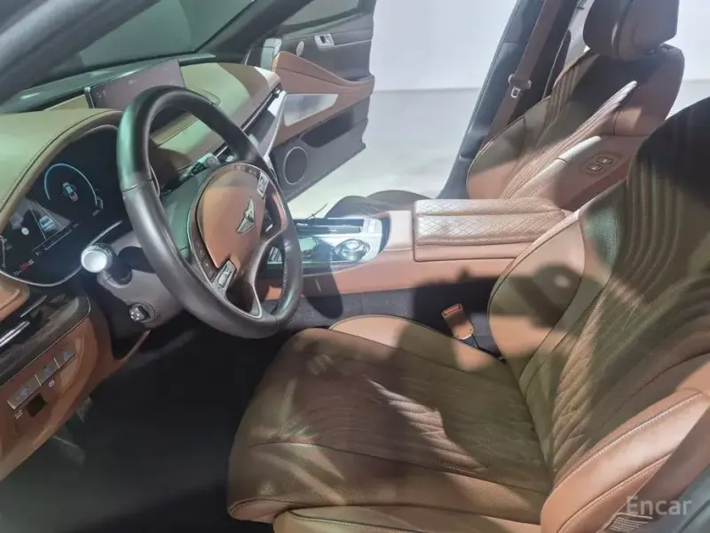 2023 Genesis G80 с пробегом 25 240 км
