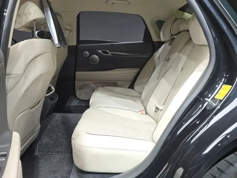 2023 Genesis G80 с пробегом 80 853 км