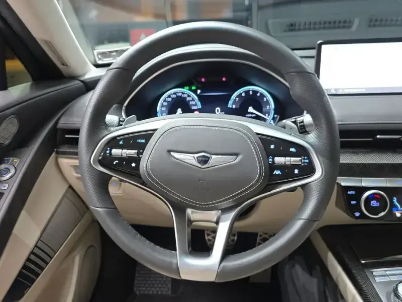 2023 Genesis G80 с пробегом 80 853 км