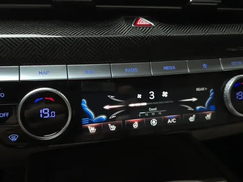 2023 Genesis G80 с пробегом 80 853 км