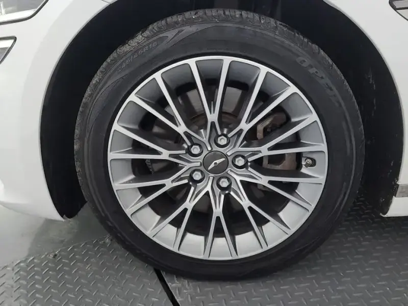 2023 Genesis G80 с пробегом 63 591 км