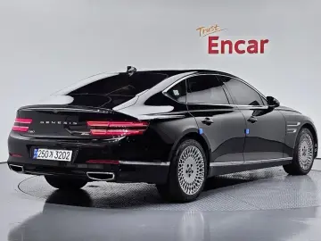 2023 Genesis G80 с пробегом 16 988 км