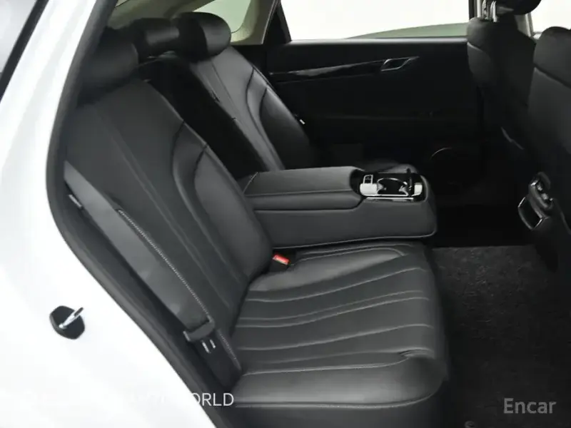 2023 Genesis G80 с пробегом 18 018 км