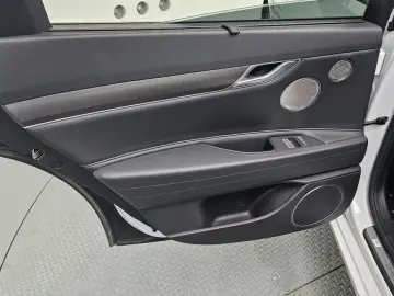 2023 Genesis G80 с пробегом 47 858 км