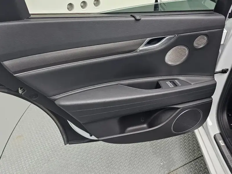 2023 Genesis G80 с пробегом 47 858 км