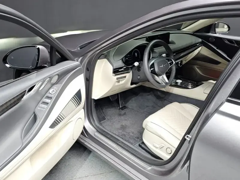 2023 Genesis G80 с пробегом 15 216 км