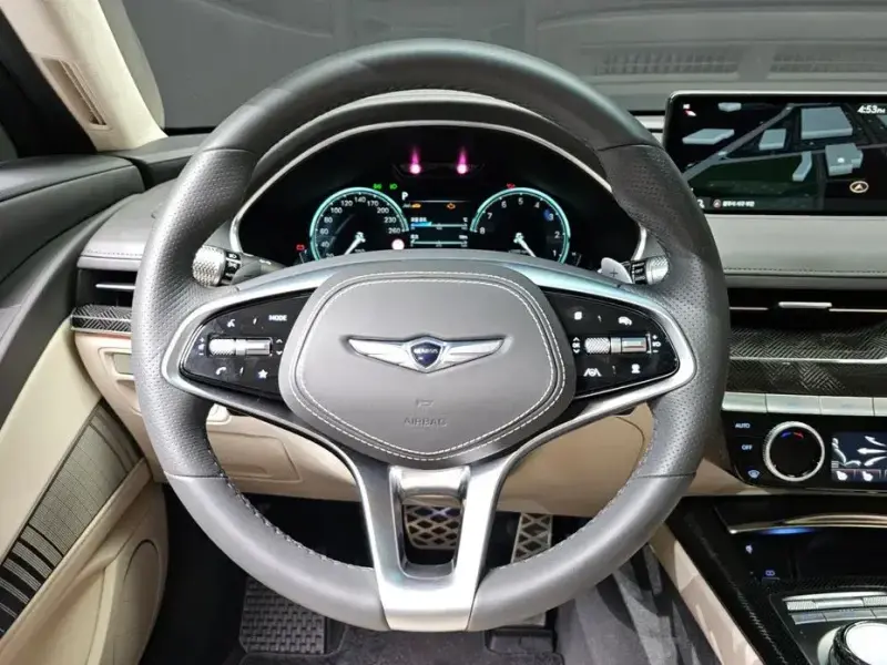 2023 Genesis G80 с пробегом 15 216 км