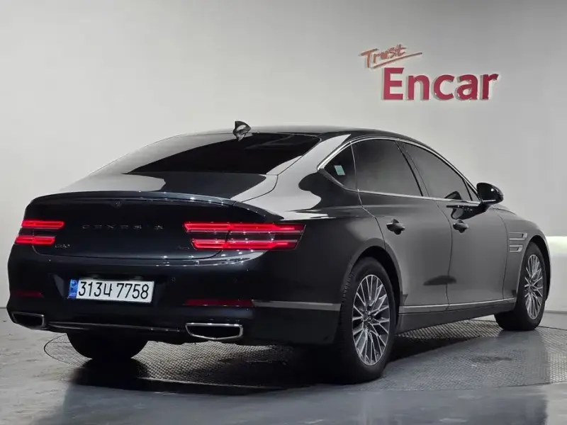 2023 Genesis G80 с пробегом 11 854 км