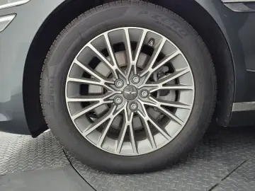 2023 Genesis G80 с пробегом 11 854 км